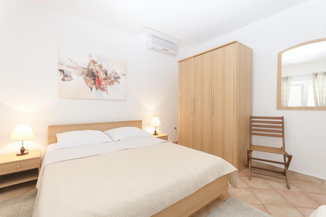 Apartments Karolina Vodice Kültér fotó